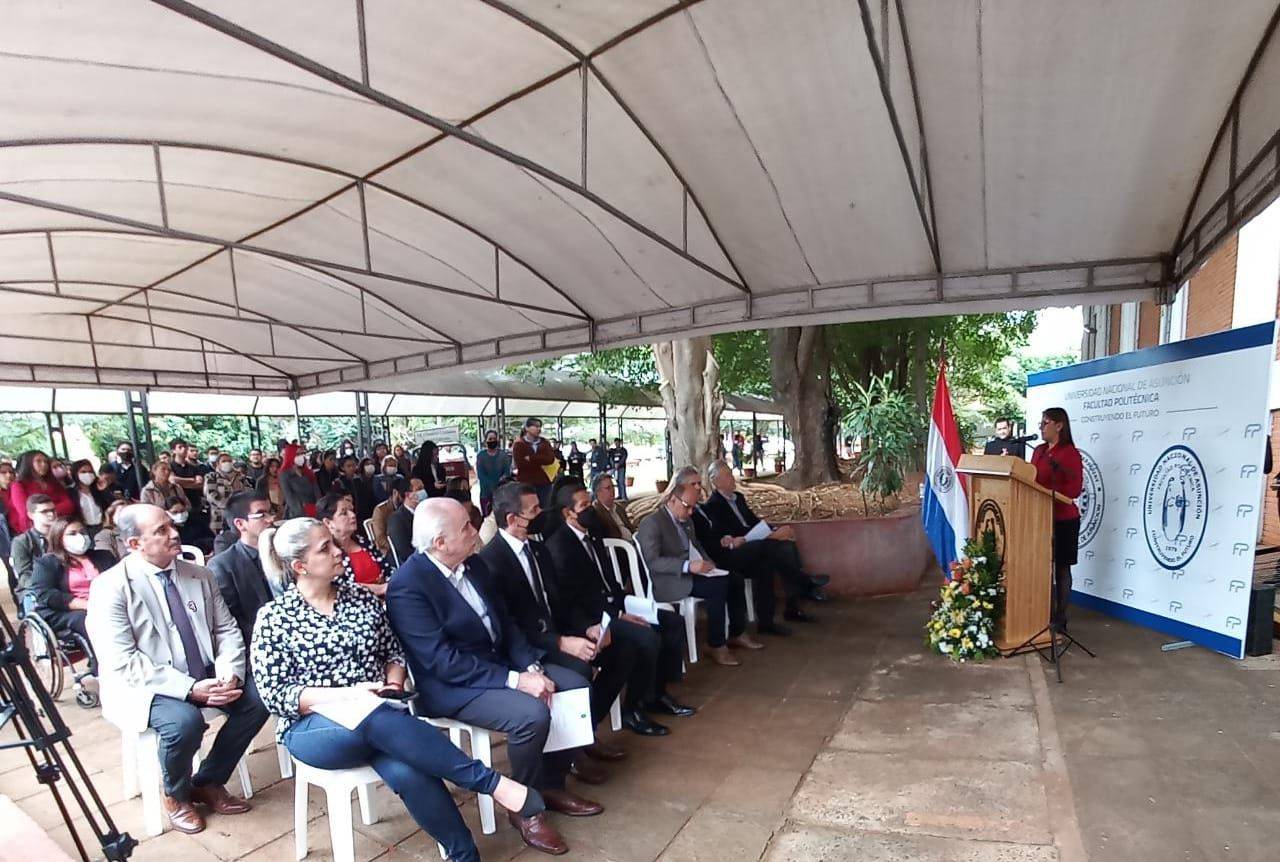 En feria de empleo en el campus de la UNA ofrecen más de 200 vacancias laborales