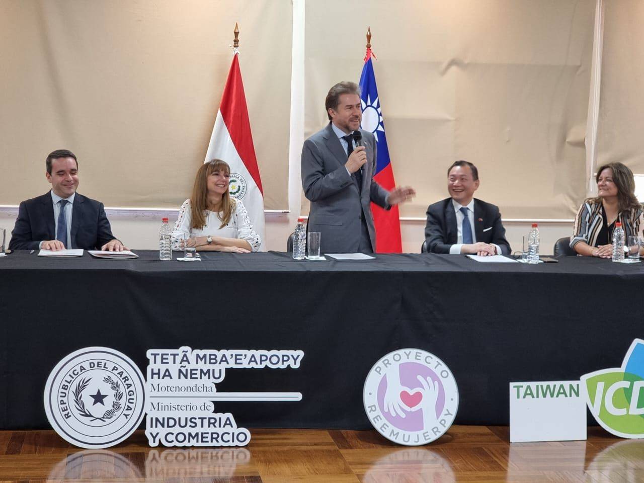 ​Centro de servicios tecnológicos de confecciones, calzados y alimentos funcionarán en sedes del MTESS