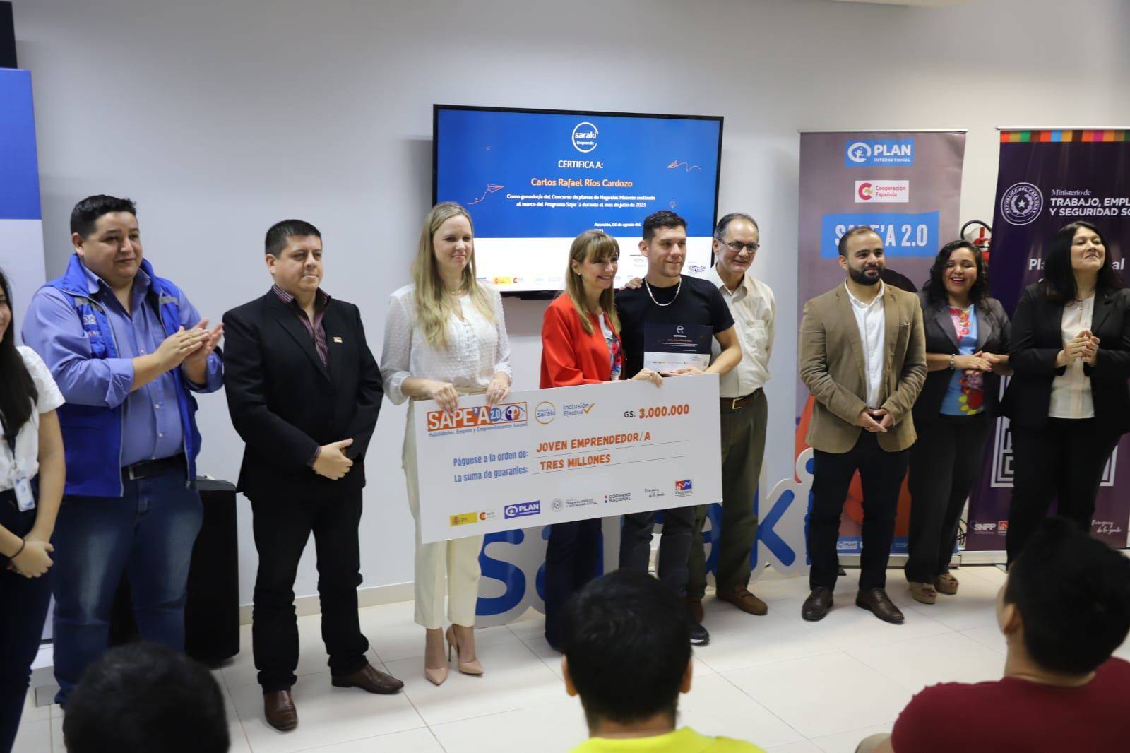 ​Emprendedores con discapacidad obtienen capital semilla otorgado por el MTESS