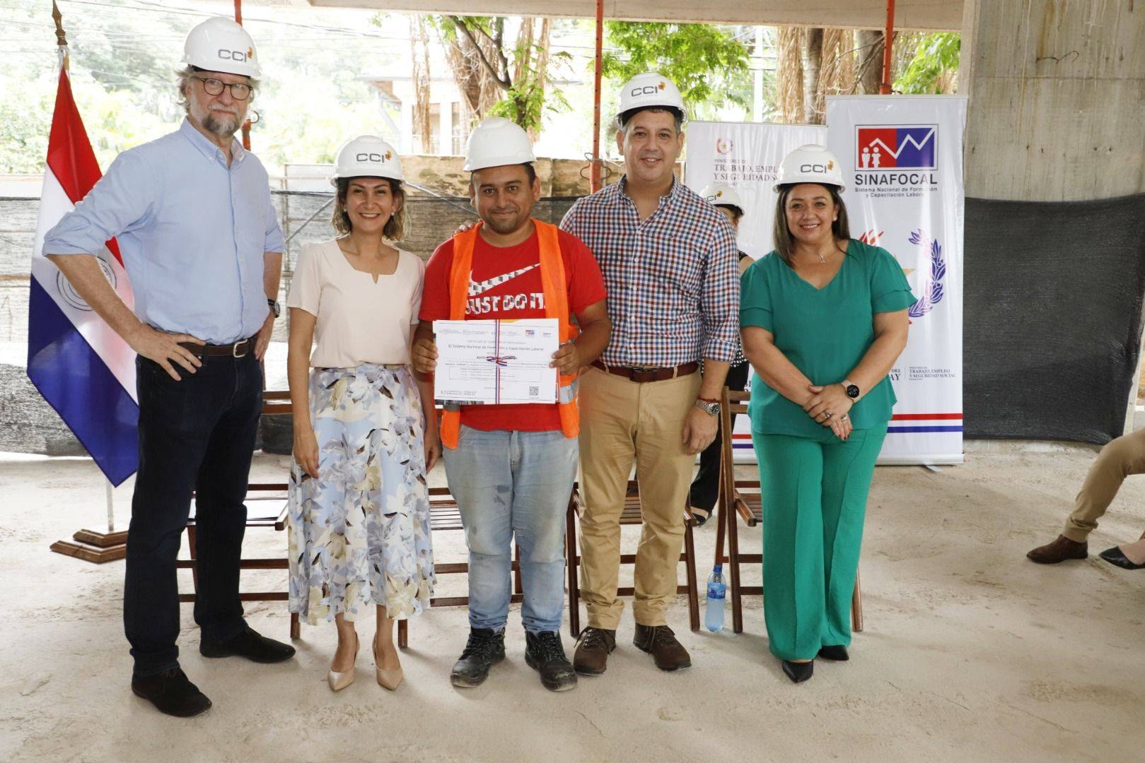 Más trabajadores de la construcción certifican competencias y habilidades laborales