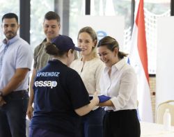 Jóvenes ingresan al mercado laboral a través del sistema de formación dual