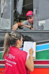 Comisión de Transporte controla cumplimiento de los derechos laborales de los conductores