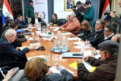 Gobierno instaló mesa para concretar política de viviendas para trabajadores que perciben entre 1 y 4 salarios